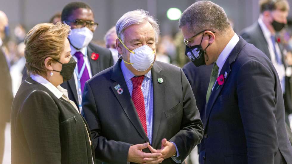 epa09576490 Patricia Espinosa, Executive Secretary of the Secretariat of the United Nations Framework Convention on Climate Change (L), and Antonio Guterres, Secretary-General of the United Nations (C) and Alok Sharma, President COP26 (R) during the COP26 Climate Conference, Glasgow, Britain, 11 November 2021. The 2021 United Nations Climate Change Conference (COP26) runs from 31 October to 12 November 2021 in Glasgow.  EPA/ROBERT PERRY