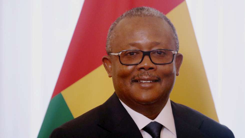 epa12168115 President of Guinea-Bissau Umaro Sissoco Embalo poses for photos during his meeting with the Latvian president in Riga, Latvia, 10 June 2025. During the meeting, both presidents discussed bilateral relations between the two countries, current security challenges in Africa and Europe, and cooperation in international organizations.  EPA/TOMS KALNINS