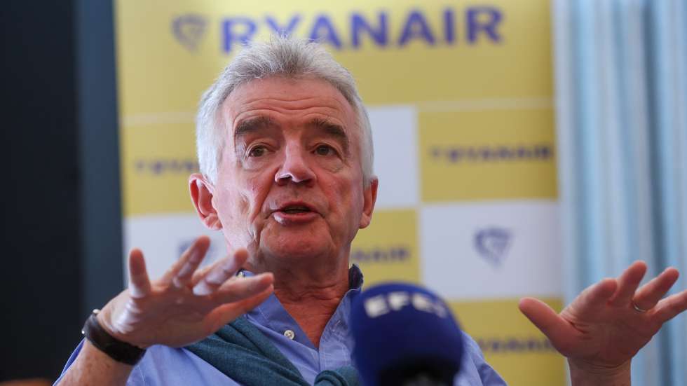 epa12325674 Ryanair Group CEO Michael O'Leary speaks during a press conference in Brussels, Belgium, 27 August 2025. During the press conference, O'Leary noted the decline in air traffic controller strikes in August 2025 and called for EU reforms including the prevention of bans on overflights during strikes.  EPA/OLIVIER HOSLET