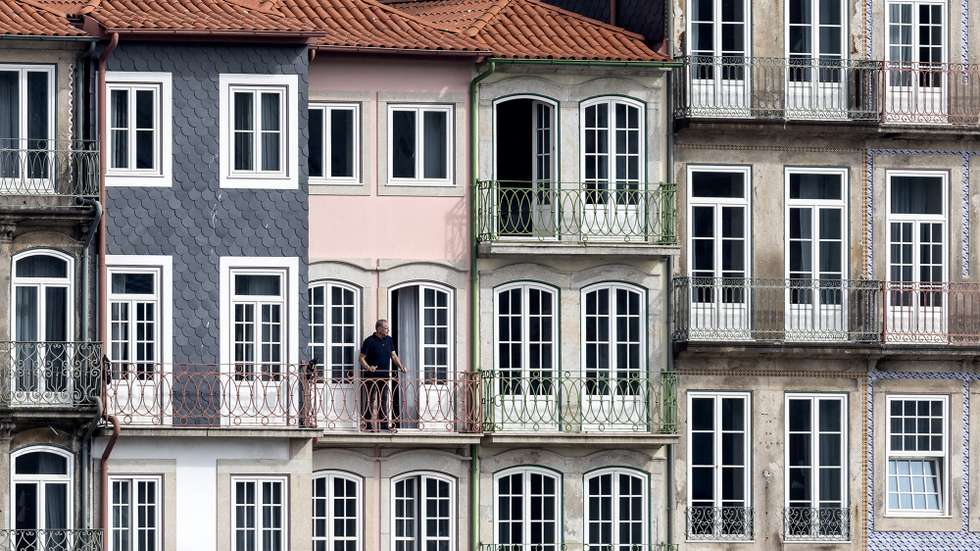Fachadas de edifícios na baixa do Porto, 20 de março de 2023. JOSÉ COELHO/LUSA