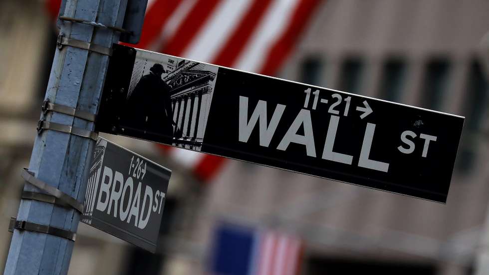 epa09353711 The Wall Street sign is seen outside the New York Stock Exchange in New York, New York, USA, 19 July 2021. The US stock market indices, Dow Jones, Nasdaq and S&amp;P 500 are on pace for their sharpest daily decline since May. On concerns about economic growth and new restrictions on travel and tourism due to the Covid-19 Delta Variant.  EPA/PETER FOLEY