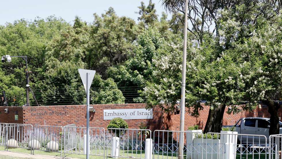 epa10989085 A general view outside the Israeli Embassy in Pretoria, South Africa, 22 November 2023. The South African National Assembly voted on 21 November in favor of a motion by the opposition EFF (Economic Freedom Fighters) for the South African government to sever diplomatic ties with Israel and close the Israeli embassy in Pretoria due to the ongoing conflict in Gaza.  EPA/KIM LUDBROOK