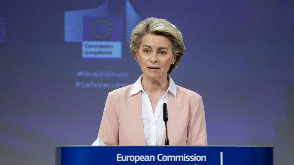 epa09018447 European Commission President Ursula von der Leyen gives a press conference on the HERA Incubator to anticipate the threat of the coronavirus variants at the European Commission Headquarters in Brussels, Belgium, 17 February 2021.  EPA/ARIS OIKONOMOU / POOL