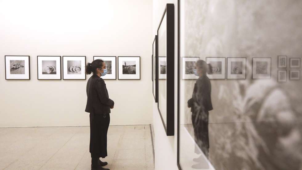 Visita de imprensa e inauguração da exposição "Manoel de Oliveira fotógrafo", com imagens produzidas entre o final dos anos 1930 e meados dos anos 1950, guardadas durante várias décadas e na sua maioria inéditas, revelam não só uma faceta desconhecida de Oliveira – a sua atividade enquanto fotógrafo –, como abrem igualmente novas perspetivas sobre a evolução da sua obra cinematográfica, Casa do Cinema Manoel de Oliveira, Porto, 22 de outubro de 2020. JOSÉ COELHO/LUSA