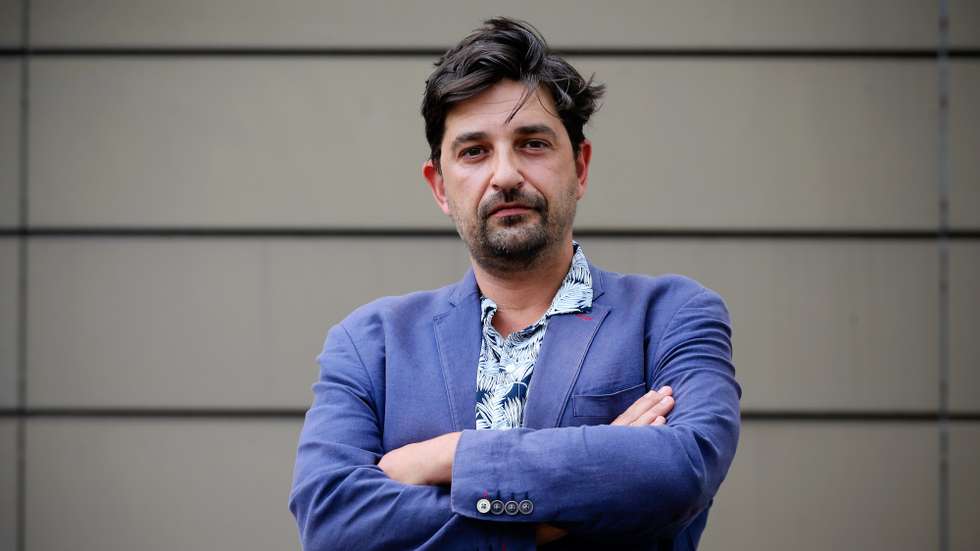 O encenador Tiago Rodrigues, durante o ensaio de imprensa da peça "Catarina e a beleza de matar fascistas" com texto e encenação deste e produção do Teatro Nacional D. Maria II, no Centro Cultural de Vila Flor, em Guimarães, 17 de setembro de 2020. A peça estreia dia 19 de setembro. JOSÉ COELHO/LUSA