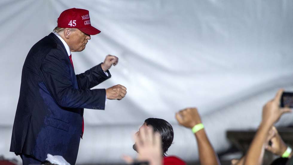 epaselect epa10291750 Former US President Donald Trump dances after giving a speech at a rally in support of Florida Senator Marco Rubio (not pictured) in the midterm elections, in Miami, Florida, USA, 06 November 2022. The US midterm elections are held every four years at the midpoint of each presidential term and this year include elections for all 435 seats in the House of Representatives, 35 of the 100 seats in the Senate and 36 of the 50 state governors as well as numerous other local seats and ballot issues.  EPA/CRISTOBAL HERRERA-ULASHKEVICH