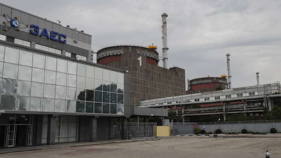epa10153150 A picture taken during a visit organised by the Russian military shows a view of the Zaporizhzhia Nuclear Power Plant in Enerhodar, southeastern Ukraine, 01 September 2022. During several hours of work at the Zaporizhzhia  NPP, the IAEA mission received key information about the situation at the nuclear power plant with explanations from the personnel, said Rafael Grossi, head of the IAEA delegation. Zaporizhzhia Nuclear Power Plant in Enerhodar is the largest nuclear power plant in Europe with six power units. The first was put into operation in December 1984, the sixth in October 1995. According to the authorities, recently only the fifth and sixth power units have been operating at 60 percent and 80 percent, respectively, including ongoing supplies to Ukraine.  EPA/YURI KOCHETKOV