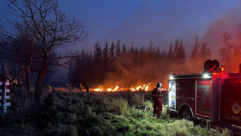epa10679779 A handout photo made available by Alberta Wildfire showing firefighting efforts at one of scores of wildfires burning across multiple Canadian Provinces in Evansburg, Alberta, Canada, 08 June 2023. Smoke from the ongoing Canadian wildfires continues to impact air quality conditions across multiple major US cities.  EPA/ALBERTA WILDFIRE HANDOUT  HANDOUT EDITORIAL USE ONLY/NO SALES