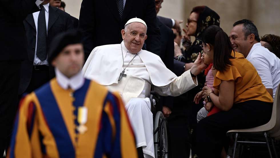 epa10871247 Pope Francis greets the faithful during his weekly general audience in Saint Peter's Square, Vatican City, 20 September 2023.  EPA/Riccardo Antimiani