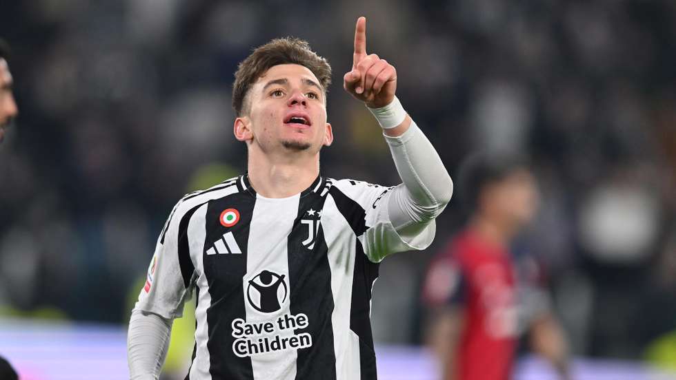 epa11783083 Juventus' Francisco Conceicao celebrates scoring the 3-0 goal during the Coppa Italia round of 16 soccer match between Juventus FC and Cagliari Calcio, in Turin, Italy, 17 December 2024.  EPA/ALESSANDRO DI MARCO