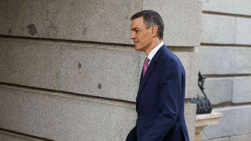 epa12098406 Spain's Prime Minister Pedro Sanchez arrives to attend the Government control session at the Congress of Deputies (Lower House) in Madrid, Spain, 14 May 2025.  EPA/JUAN CARLOS HIDALGO