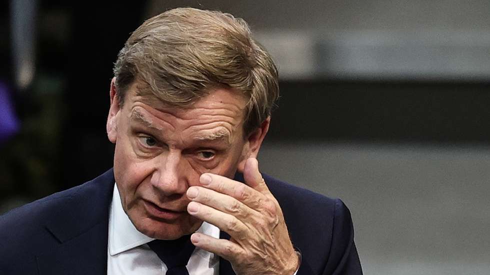 epa12194295 German Foreign Minister Johann Wadephul arrives for a session of the German parliament Bundestag in Berlin, Germany, 24 June 2025. German Chancellor Merz is making his statement on the forthcoming summits of the European Union and NATO.  EPA/FILIP SINGER
