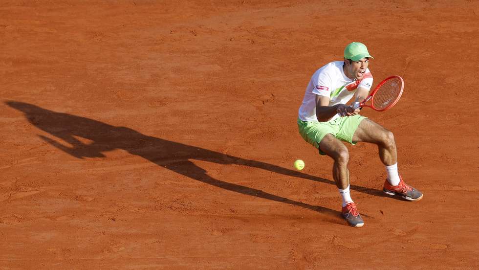epa12023120 Nuno Borges of Portugal in action during his third round match against Stefanos Tsitsipas of Greece at the ATP Monte Carlo Masters tennis tournament in Roquebrune Cap Martin, France, 10 April 2025.  EPA/SEBASTIEN NOGIER