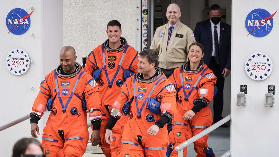 epaselect epa12865179 (L-R) Pilot Victor Glover of NASA, Mission Specialist Jeremy Hansen of the Canadian Space Agency, Commander Reid Wiseman of NASA and Mission Specialist Christina Koch of NASA walk out of the Neil A. Armstrong Operations and Checkout Building toward Launch Pad 39B as part of Artemis II’s launch preparations in Titusville, Florida, USA, 01 April 2026. Artemis II is scheduled to launch 01 April 2026 on a crewed lunar flyby, the first human mission beyond low Earth orbit since 1972.  EPA/CRISTOBAL HERRERA-ULASHKEVICH