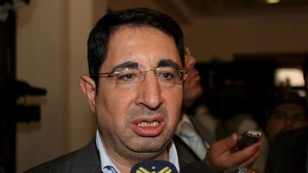 epa01348932 Hezbollah  member lebanese MP Hussein Hajj Hassan speaks during an interview for Al Manar TV in Doha, Qatar, 18 May 2008. Arab League-brokered talks aimed at ending Lebanon's political crisis and vowed not to interfere in the negotiations between rival parties.Lebanon's bickering politicians have asked Qatar to come up with a proposal on the thorny issue of Hezbollah's weapons during Arab-brokered talks aimed at ending a feud that drove their country to the brink of a new civil war.  EPA/NABIL MOUNZER