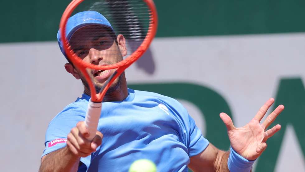 epa12997946 Nuno Borges of Portugal in action during his Men's 2nd round match against Miomir Kecmanovic of Serbia at the French Open Grand Slam tennis tournament at Roland Garros in Paris, France, 27 May 2026.  EPA/CHRISTOPHE PETIT TESSON