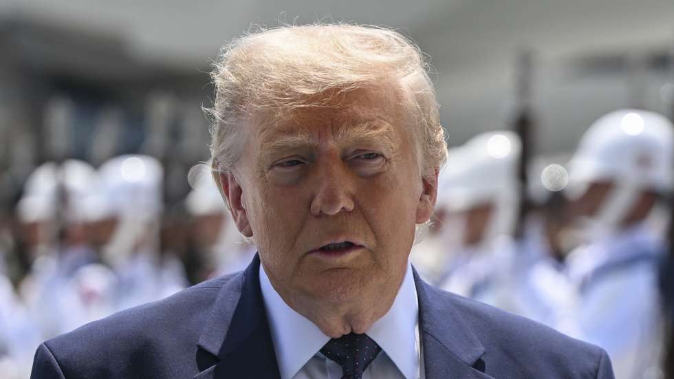 epa13095061 US President Donald Trump arrives at Esenboga Airport ahead of the 2026 NATO Heads of State and Government Summit in Ankara, Turkey, 07 July 2026. The summit will take place on 07 and 08 July, focusing on strengthening defense industrial production and securing long-term military aid for Ukraine.  EPA/DOGUKAN KESKINKILIC / POOL