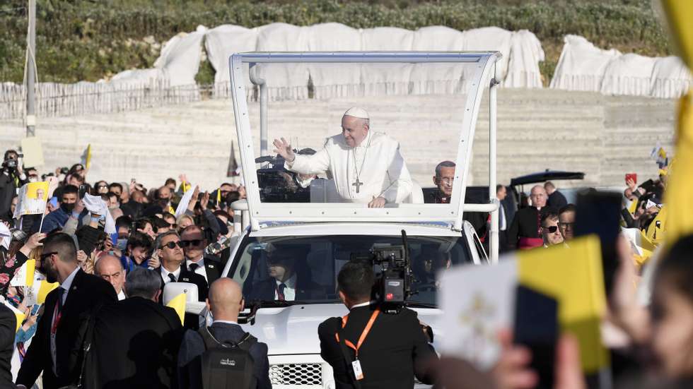 epa09866220 A handout picture provided by the Vatican Media shows Pope Francis (C) waves to the faithful upon arrival for a meeting of prayer at the Basilica of the National Shrine of the Blessed Virgin of Ta&#039; Pinu, in Gozo island, Malta, 02 April 2022. The Pontiff is on a two-day official visit to Malta.  EPA/VATICAN MEDIA HANDOUT  HANDOUT EDITORIAL USE ONLY/NO SALES