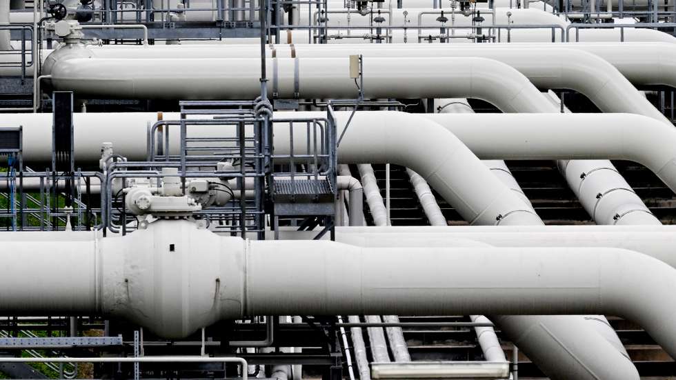 epa10065348 Pipes at gas compressor station in Mallnow, Germany, 11 July 2022. The compressor station in Mallnow near the German-Polish border has stopped receiving Russian gas through the Yamal-Europe pipeline, which transits Belarus and Poland, since Russian operator Gazprom in May had discontinued usage of the Poland section. Russian state-controlled gas giant Gazprom on 11 July 2022 suspended deliveries of gas to Germany via Nord Stream 1 for scheduled annual summer maintenance works.  EPA/FILIP SINGER