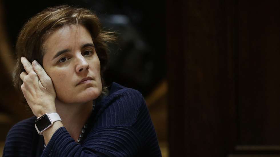 A ministra da Presidência, Mariana Vieira da Silva, durante a Comissão de Administração Pública, Ordenamento do Território e Poder Local, na Assembleia da República, em Lisboa, 21 de julho de 2022. TIAGO PETINGA/LUSA