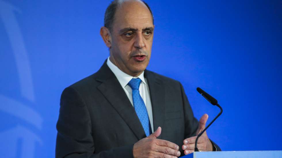 O ministro da Saúde, Manuel Pizarro, durante conferência de imprensa no final da reunião do Conselho de Ministros, no antigo ministério do Mar, em Oeiras, 10 de novembro de 2022. MANUEL DE ALMEIDA/LUSA