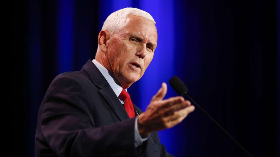 epa10313687 Former US Vice President Mike Pence speaks during the 2022 Republican Jewish Coalition Annual Leadership Meeting at the Venetian hotel and casino in Las Vegas, Nevada, USA, 18 November 2022.  EPA/CAROLINE BREHMAN