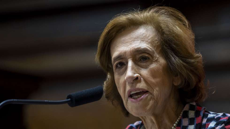 A antiga presidente do Partido Social Democrata (PSD), Manuela Ferreira Leite, durante a sua intervenção nas Jornadas Parlamentares "Proposta de Lei do OE para 2020", na Sala do Senado da Assembleia da República, em Lisboa, 07 de janeiro de 2020.  JOSÉ SENA GOULÃO/LUSA