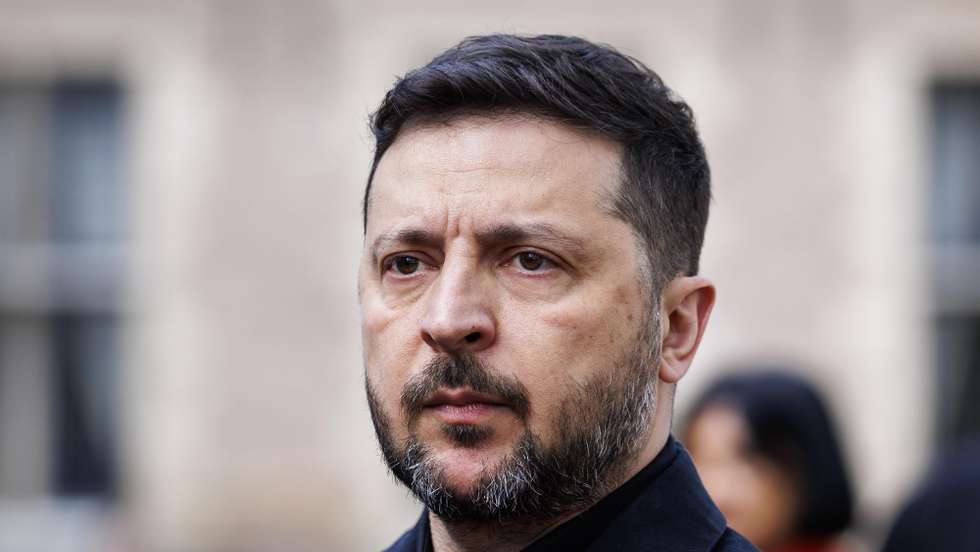 epa12893250 Ukrainian President Volodymyr Zelensky prior to the presentation of the Four Freedoms Awards at the Nieuwe Kerk in Middelburg, Netherlands, 16 April 2026. The awards are presented annually to individuals and organizations committed to safeguarding freedom and defending human rights.  EPA/ROBIN VAN LONKHUIJSEN