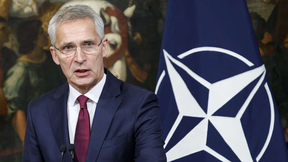 epa10298043 NATO Secretary General Jens Stoltenberg during a joint press conference with Italian Prime Minister Meloni following their meeting at Chigi Palace in Rome, Italy, 10 November 2022.  EPA/FABIO FRUSTACI