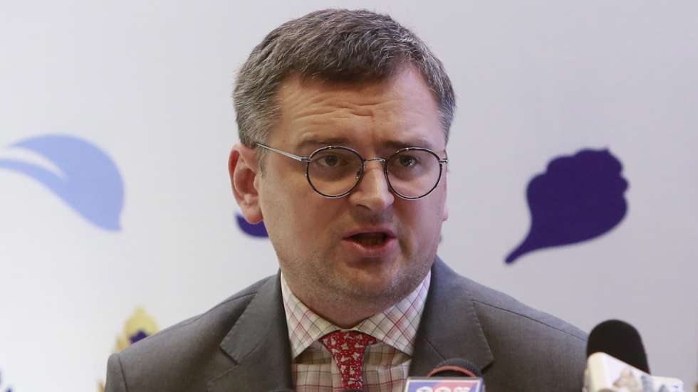 epa10301101 Ukraine's Foreign Minister Dmytro Kuleba speaks during a press conference during the Association of Southeast Asian Nations (ASEAN) Summit in Phnom Penh, Cambodia, 12 November 2022. The summits run through 13 November  EPA/KITH SEREY