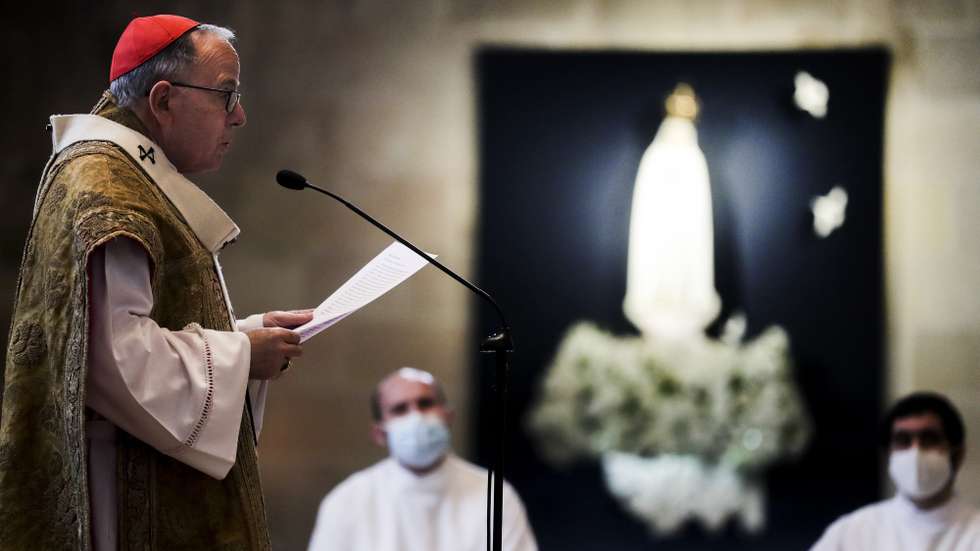 O Cardeal patriarca de Lisboa, Manuel Clemente, presidiu à missa do Dia de Natal na Sé Patriarcal de Lisboa, 25 de dezembro de 2020. TIAGO PETINGA/LUSA