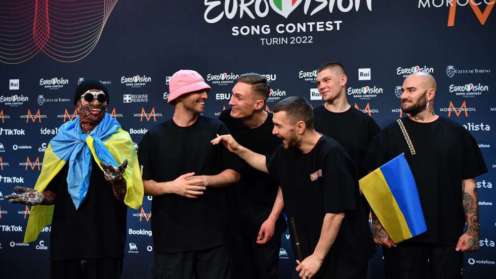 epa09948074 Members of the Ukrainian band Kalush Orchestra attend a press conference following their victory in the 66th annual Eurovision Song Contest (ESC) in Turin, Italy, 15 May 2022.  EPA/Alessandro Di Marco