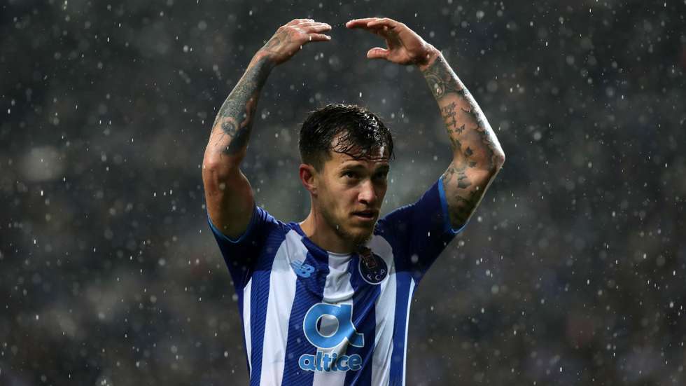 epa09901475 FC Porto's Otavio reacts during the Portuguese Cup second leg semi final soccer match FC Porto vs Sporting at Dragao stadium, Porto, Portugal, 21 April 2022.  EPA/ESTELA SILVA