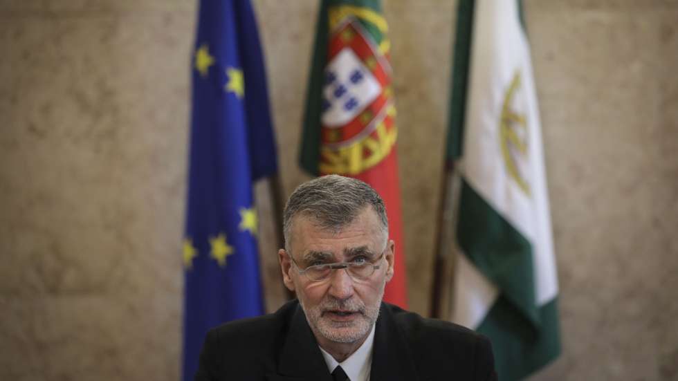 O coordenador da Task-Force para o Plano de Vacinação contra a Covid-19, vice-almirante Henrique Gouveia e Melo, durante audição na Comissão Eventual para o acompanhamento da aplicação das medidas de resposta à pandemia da doença COVID-19, com o intuito de proceder ao balanço da atividade de coordenação desenvolvida pela Task-Force para o Plano de Vacinação contra a Covid-19” na Assembleia da República, em Lisboa, 12 de outubro de 2021.  ANDRÉ KOSTERS/LUSA