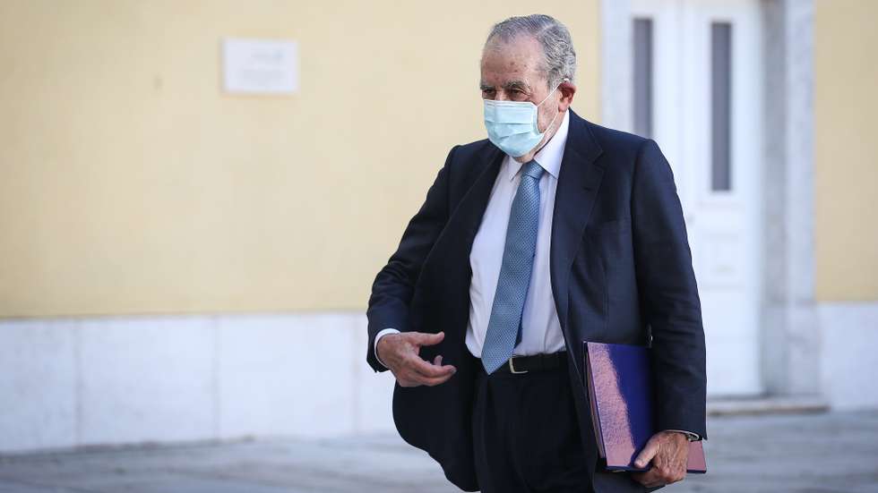 O antigo Presidente da República Portuguesa, António Ramalho Eanes, à chegada para a reunião do Conselho de Estado, no Palácio da Cidadela em Cascais, 03 de novembro de 2021.  RODRIGO ANTUNES/LUSA