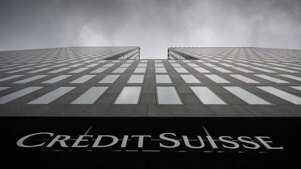 epaselect epa09775648 A view of the logo of Swiss bank Credit Suisse in Zurich, Switzerland, 21 February 2022. A major data leak linked to thousands of accounts from one of the world's biggest private banks, Credit Suisse, allegedly exposed the hidden wealth of clients involved in drug trafficking, money laundering, corruption and other serious crimes. Credit Suisse released a statement on 20 February, where it 'strongly rejects the allegations and insinuations about the bank's purported business practices.'  EPA/ENNIO LEANZA