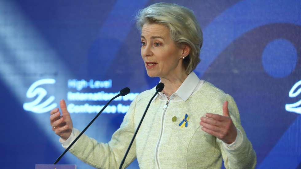 epa09928408 European Commission President Ursula von der Leyen attends a press conference following the end of the International Conference of High-Level International Donors' Conference for Ukraine at the National Stadium in Warsaw, Poland 05 May 2022. The conference is organized by Poland and Sweden in cooperation with the presidents of the European Commission and the European Council of the High-Level International Donors' Conference for Ukraine.  EPA/Rafal Guz POLAND OUT