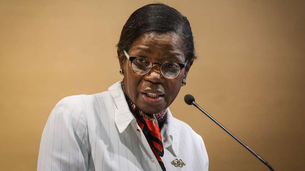 A ministra da Justiça, Francisca Van Dunem, discursa durante a cerimónia de celebração do Dia Internacional Contra a Corrupção nas instalações da Polícia Judiciária de Lisboa, 09 de dezembro de 2021. RODRIGO ANTUNES/LUSA