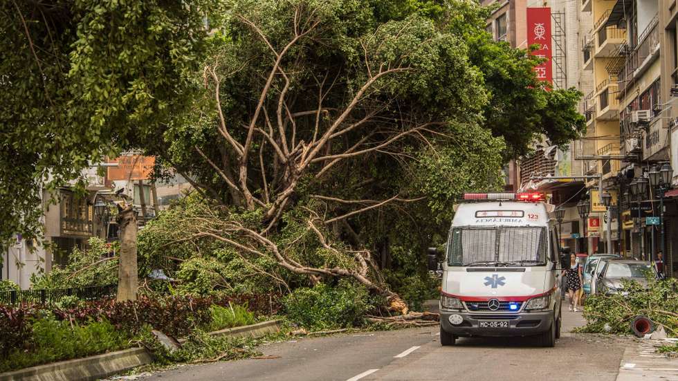epa06157704 Destruction after the passage of Typhoon Hato in Macau, China, 23 August 2017. Three people have been killed and another two are missing in Macau in the wake of typhoon Hato, the strongest for 18 years, the police reported.  EPA/ANTONIO MIL-HOMENS