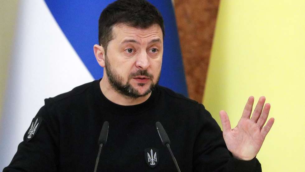 epa10426706 Ukrainian President Volodymyr Zelensky speaks at a press conference following a meeting with Finland's President Sauli Niinisto in Kyiv, Ukraine, 24 January 2022. Sauli Niinisto arrived in Ukraine to meet with top officials amid the Russian invasion.  EPA/SERGEY DOLZHENKO