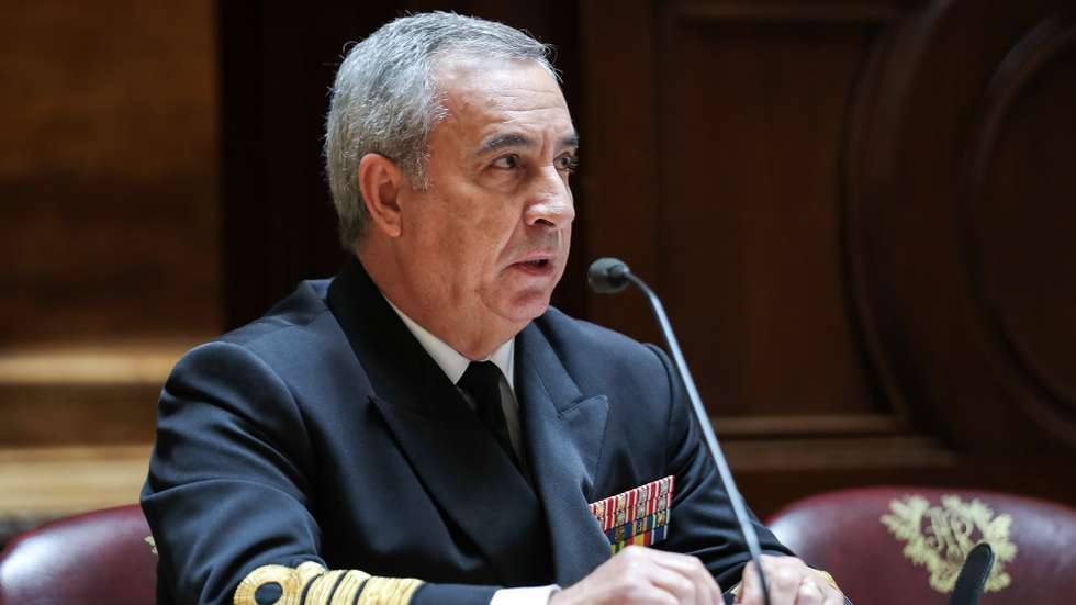 O Chefe do Estado-Maior da Armada, almirante Mendes Calado, fala durante a sua audição perante a Comissão de Defesa Nacional, no âmbito da relevância da missão das Forças Armadas no combate à pandemia da covid-19 e do possível impacto desta crise sanitária nas missões da Marinha, na Assembleia da República, em Lisboa, 28 de abril de 2020. MIGUEL A. LOPES/LUSA