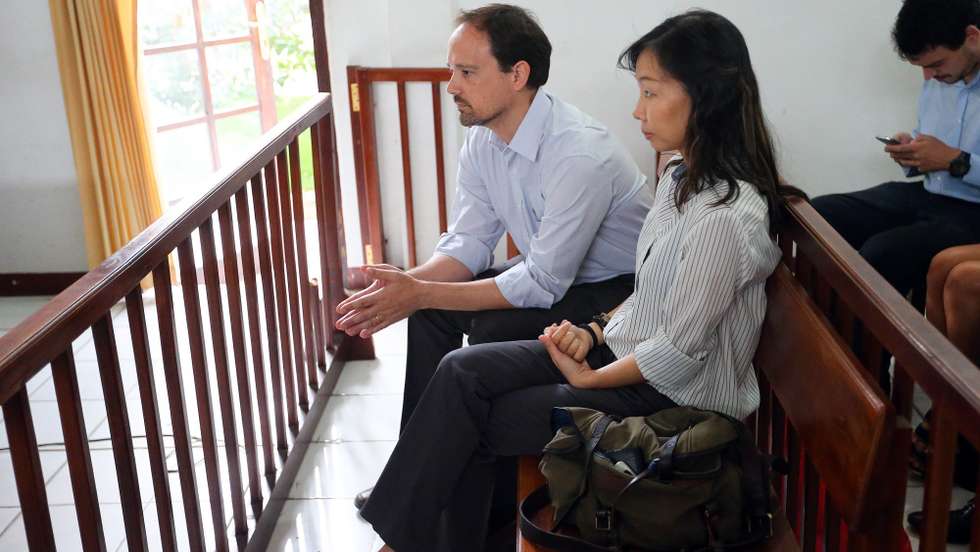 Segundo fontes judiciais contactadas pela Lusa, o tribunal determina ainda o descongelamento das contas bancárias do casal e o levantamento de todas as medidas de coação que estavam a ser aplicadas