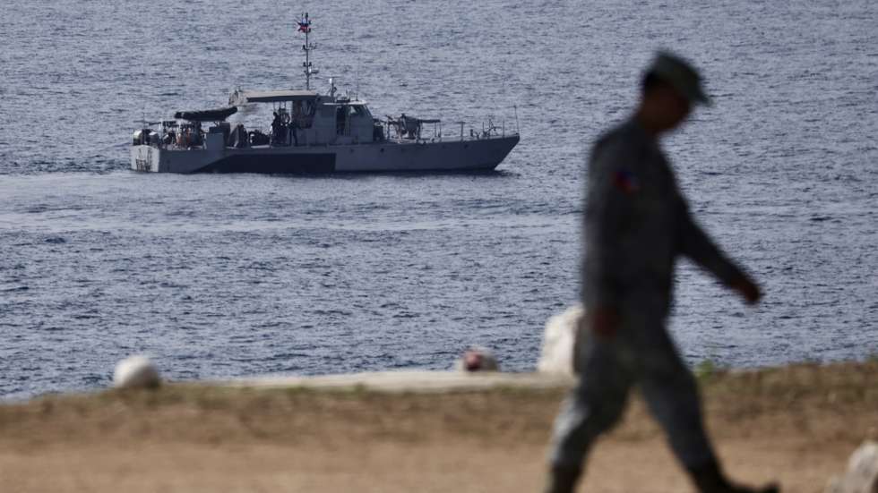 epa11917654 A Philippine Navy patrol vessel maneuvers along the coastline of the disputed South China sea during Japanese Defense Minister Gen Nakatani's visit inside a military airbase in San Fernando city, La Union province, about 300 kilometers north of Manila, Philippines, 23 February 2025. Defense chief Nakatani and Filipino Defense chief Gilberto Teodoro Junior meet to reinforce growing defense ties, deeper defense industry collaboration, including transfer of defense equipment and technology between the two nations.  EPA/FRANCIS R. MALASIG