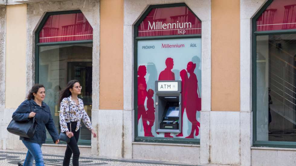 A medida insere-se num "plano de sustentabilidade" que também contempla, por exemplo, a redução contínua dos consumos de água e papel em todo o grupo