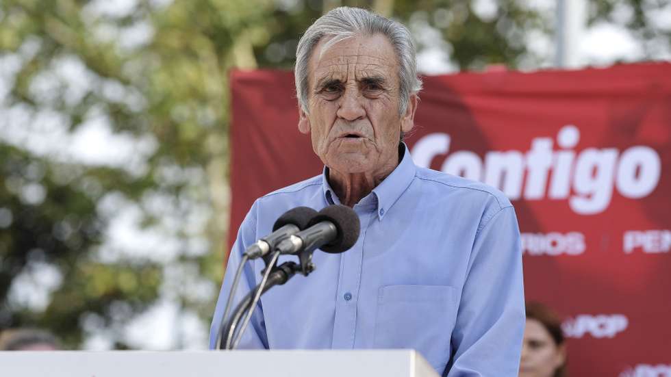O secretário-geral do Partido Comunista Português ( PCP), Jerónimo de Sousa, intervém durante o convívio "Crianças e Pais com direitos", em Matosinhos, 16 de julho de 2022. FERNANDO VELUDO/LUSA