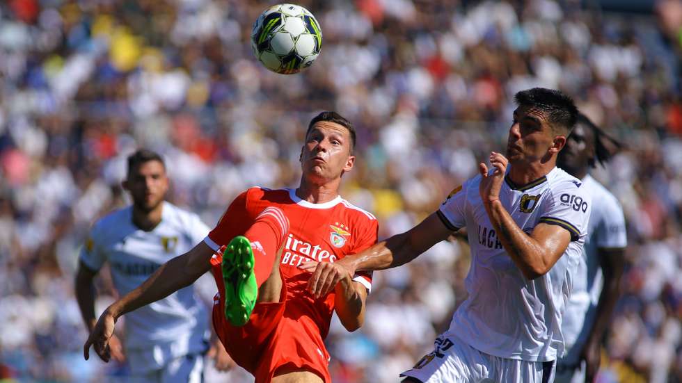 Draxler ocupou uma posição mais à esquerda do ataque encarnado, estando ainda muitas vezes a perceber os movimentos habituais da equipa