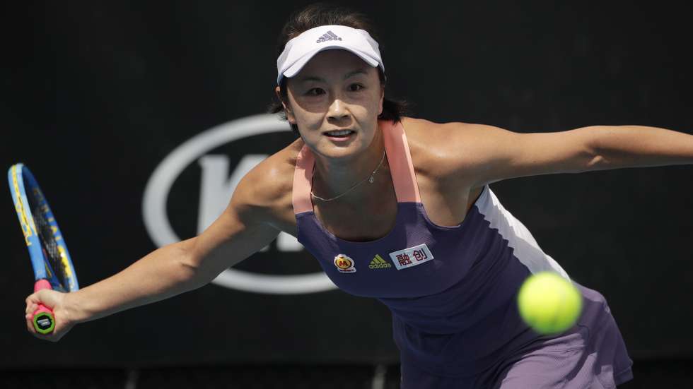 epa08145746 Peng Shuai of China in action during her women's singles first round match against Nao Hibino of Japan at the Australian Open Grand Slam tennis tournament in Melbourne, Australia, 21 January 2020. EPA/FRANCIS MALASIG