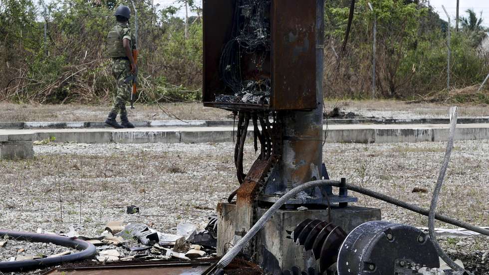 O conflito armado em Cabo Delgado deixou inoperacional desde há um ano a subestação elétrica de Awasse que abastecia toda a região, Mocimboa da Praia, Cabo Delgado, Moçambique, 9 de setembro de 2021. A Eletricidade de Moçambique (EDM) estima que os prejuízos naquela infraestrutura atinjam cerca de 8,4 milhões de euros. Uma comitiva da empresa Eletricidade de Moçambique e do Governo moçambicano liderada pelo ministro dos Recursos Minerais e Energia, Max Tonela, visitou hoje zonas libertadas do conflito armado em Cabo Delgado para avaliar danos e estudar reparações. LUIS MIGUEL FONSECA/LUSA