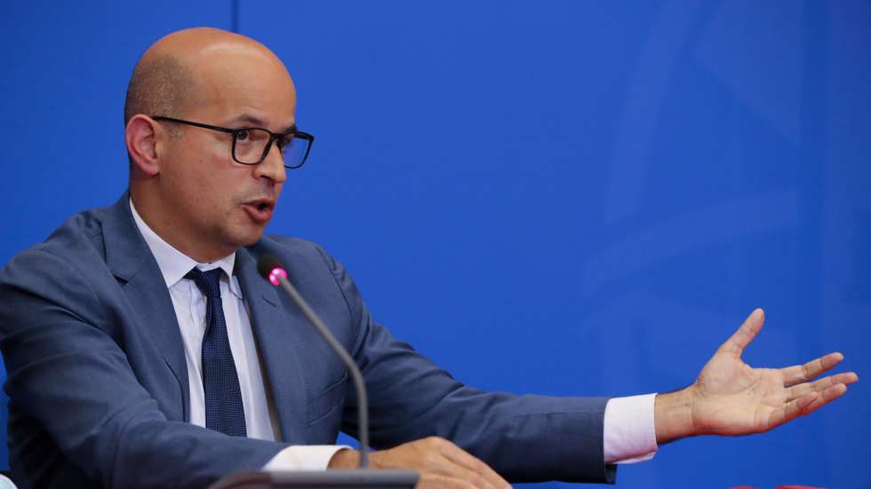 O ministro de Estado e das Finanças, João Leão, durante uma conferência de imprensa, sobre medidas de mitigação do aumento dos preços dos combustíveis, no Ministério das Finanças, em Lisboa, 4 de março de 2022. MANUEL DE ALMEIDA/LUSA