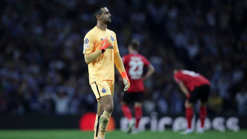 epa10223760 FC Porto&#039;s Diogo Costa reacts during their Champions League soccer match against Bayer Leverkusen at Dragao stadium, Porto, Portugal, 04 October 2022.  EPA/ESTELA SILVA